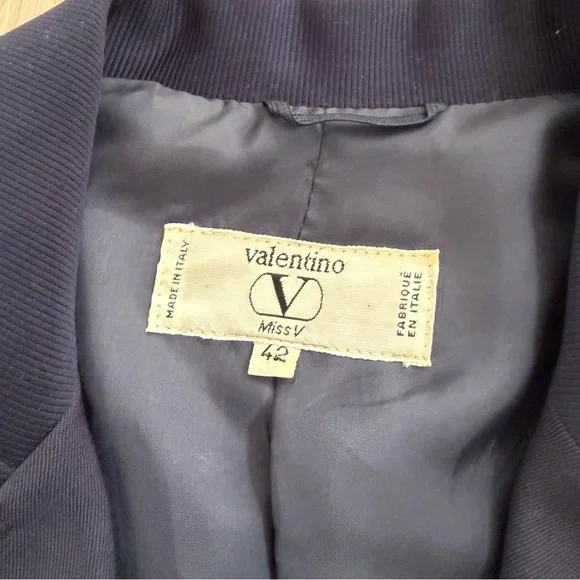 Vintage Valentino Miss V Navy Cropped Blazer with Gold Buttons - Picture 7 of 11